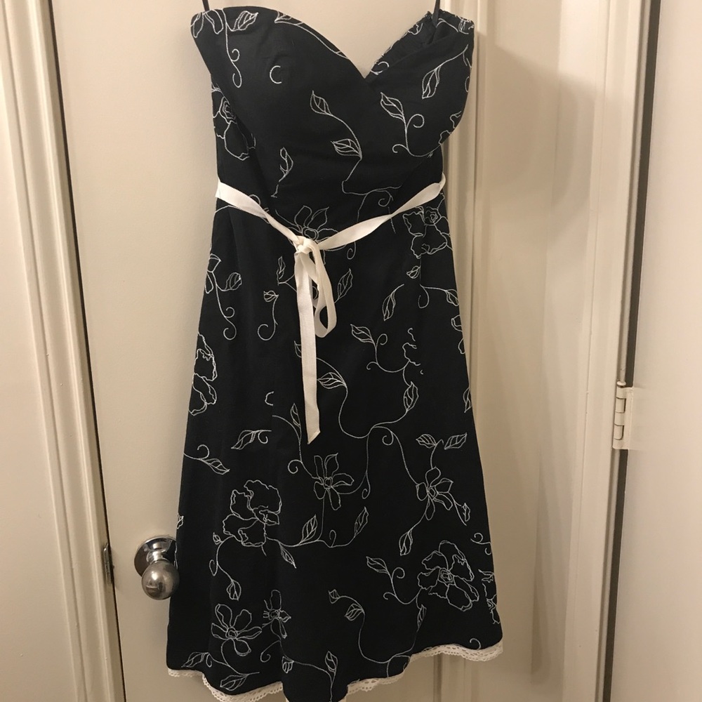 White House Black Market Strapless dress